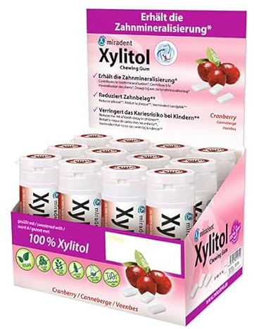 miradent Xylitol Zahnpflegekaugummi Cranberry Display 12 St. | fruchtiger Geschmack | zuckerfrei | vegan | kariespräventiv | für unterwegs