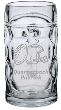 LUXENTU Bierkrug Isar mit personalisierter Gravur, 0,5 Liter, Bierseidel mit Football-Motiv, Individuelle Lasergravur, Krug mit Augen-Facetten, Geschenk für American Football Fans, Helm & Ball