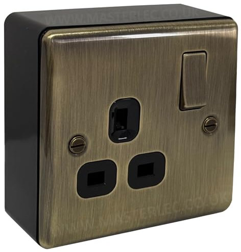 Antique Brass 1 Gang Single Socket & 32mm Black Surface Pattress Back Box