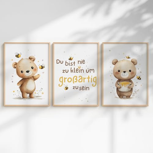 Generisch Kinderzimmer Poster 3er Set – Babyzimmer Wandbilder mit liebevollem Spruch und Tiermotiven (Bär & Biene - Du bist nie zu klein um großartig zu sein, A4 - Ohne Rahmen)