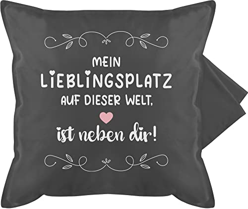 Shirtracer Kissenbezug - Statement - Lieblingsplatz - weiß/rosa - 50 x 50 cm - Grau - kissenbezüge Liebe Statements liebes kuschelkissen herzensmensch Geschenk sprüche neben dir baumwollkissen