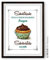 SCHOKOLADE VERSTEHT | ABOUKI Kunstdruck | Coole Witzige Geschenke Kleine Lustige Geschenke Wandbild Poster Plakat Spruch Bild Schilder Wanddekoration Aufmunterung | Deutsch oder Englisch