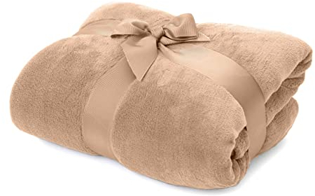 Lumaland Kuscheldecke 220x240cm aus herrlich kuscheligem 100% Coral Fleece | Warme & atmungsaktive Sofadecke aus besonders weichen Fasern zum Entspannen drinnen oder draussen [Hellbraun]