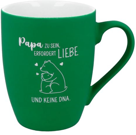 Spruchreif | Soft-Touch Tasse Grün Papa zu sein, erfordert Liebe... – Beidseitig gravierte Tasse mit liebevollem Spruch | Geschenk für Papa zum Vatertag oder Geburtstag | 350 ml