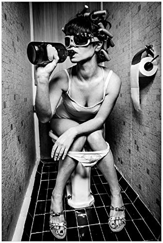 Wallario Poster - Kloparty - Sexy Frau auf Toilette mit Weinflasche in Premiumqualität, Größe: 61 x 91,5 cm (Maxiposter)