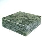 designgrab Grablampe Royal Edelstahl mit Kreuz & Sockel 20×20×5 cm aus Granit – Glasfenster austauschbar, witterungsbeständig Olive Green