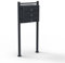 Wiltec 3er Briefkastenanlage schwarz 513 x 270 x 1150 mm, Standbriefkasten mit 3 Fächern, Schlüssel und Namensschild, Briefkasten Postkasten mit Ständer