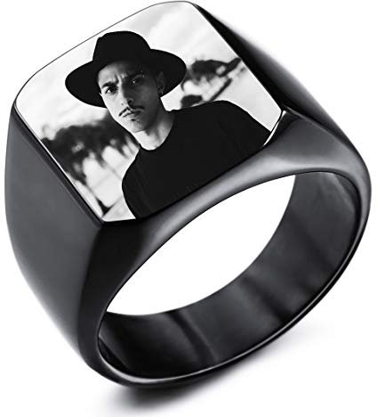 INBLUE Personalisierte Siegelring Gravur Schwarzes Bild Gravur Benutzerdefiniert Foto für Männer Jungen Frauen Mädchen Memorial Edelstahl-Schmuckpaket mit Ring Größen Einstellen (Schwarze Farbe)