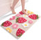 QJHOMO Beige Badezimmerteppich Erdbeer Badematte rutschfest Waschbar Badteppich Bunt Badvorleger Weiche Mikrofaser Duschvorleger Absorbierende Badezimmer Teppich 50 x 80 cm