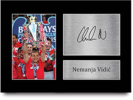HWC Trading Nemanja Vidic A4 Ungerahmt Signiert Gedruckt Autogramme Bild Druck-Fotoanzeige Geschenk Für Fußball Fans