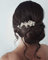 Unicra Braut-Hochzeits-Haarkamm, silberfarbene Blume, Haarschmuck, Perlen, Braut-Kopfschmuck für Damen und Mädchen