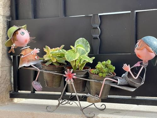 CAPRILO Original Macetero Triple Decorativo de Metal Niño y Niña en Balancín. Adornos y Figuras. Decoración para Jardín. Regalos Originales. 52 x 19 x 29 cm.
