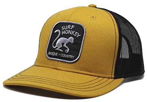 Trucker Typ Cap - Gebogenes Visier - Verstellbare Snapback Cap - Patch Stickerei Surf Monkey® senffarben/schwarz
