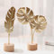 KARLOR 2 Stück Goldene Statue Deko, Feder Skulptur + Schildkrötenblatt Statue Deko,Heim Ornamente Skulpturen Metall Blätter Gold, Wohnzimmer Tischdeko Nachttisch Desktop Deko Nordischer Stil Geschenk