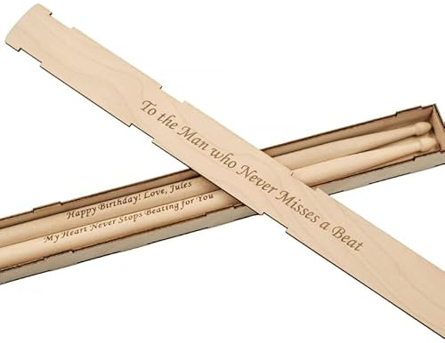 Baquetas Personalizadas 5A con Caja Grabada de Madera – Set de Baquetas de Fresno y Estuche Personalizable – Regalo para Baterista, Padre, Música, Aniversario, Navidad