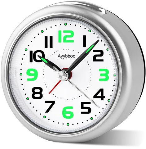 Ayybboo Réveil Analogique Silencieux sans Tic-Tac,Réveil de Voyage avec Lumineux et Snooze,3.27in Petite Horloge Bureau à Gros Chiffres,Facile à Lire,Reveil Matin pour Bureau,Chambre (Argenté)