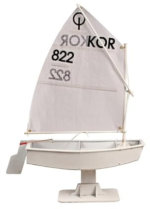 Youngmodeler YM021 Optimist Schlauchboot Segelboot Holz Modellbausatz | Holzmodellbausatz des Schlauchbootes Optimist. Fertig 235 x 100 x 340 mm Segel, Ruder und Präsentationsständer im