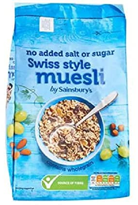 Sainsbury Swiss Muesli No Aggiunto Zucchero o Sale 1kg - Una miscela di fiocchi di avena integrali e fiocchi di grano tostato maltato con uva sultana, siero di latte in polvere e noci.