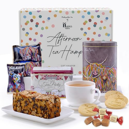 Hattie’s Gifts Afternoon Tea Hamper - Fudge & Tea Lovers Gift Set with English Breakfast Teabags, Scottish Shortbread, Dundee Cake & Vanilla Fudge - Birthday & Celebrations