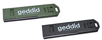 2X Feuerstarter Schlüsselanhänger mit 120db Notsignalpfeife, Metallschaber und Befestigungsöse für Survival Camping Outdoor - schwarz + grün/Oliv
