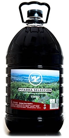 Vino Tinto de Pitarra Garrafa de 5 Litros Bodegas Pinto Caballero de Esparragosa de la Serena. Un vino de mesa en formato ahorro elaborado de forma tradicional en Extremadura.