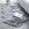 HEQUN Faux Lammfell Schaffell Teppich Kunstfell Dekofell Lammfellimitat Teppich Longhair Fell Nachahmung Wolle Bettvorleger Sofa Matte (60 x 160 cm, Grau)