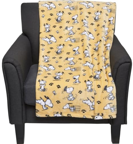 Berkshire Home & Blanket Co. Peanuts Gang Snoopy Happy Dance with Paw Prints Velvet Soft Plush Throw Blanket | 127 x 177,8 cm | Gelb