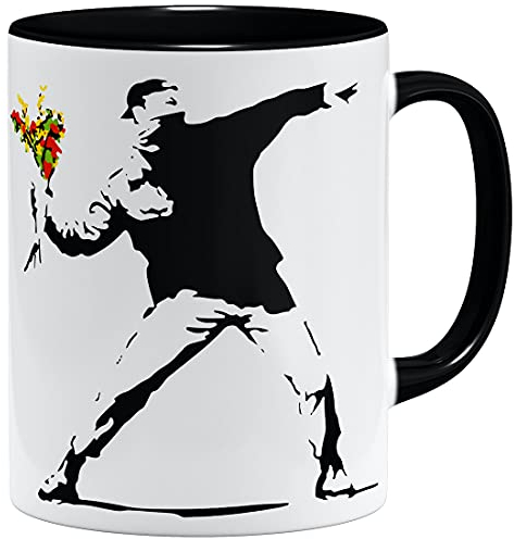OM3® Flower Thrower Banksy Kaffee-Tasse - Blumenwerfer - Keramik Becher - 11oz 325ml - Beidseitig Bedruckt - Schwarz