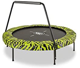 EXIT Toys Tiggy Junior Trampolin mit Stange - ø140cm - Für Kleinkinder - Innen- und Außenbereich - Mit Gummibändern für sanftes Springen - Einzigartiges Design - Schwarz/Grün