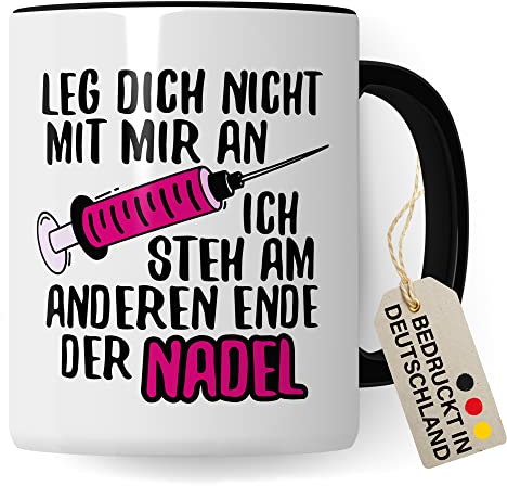 Tasse MFA Geschenk Medizinische Fachangestellte Ich steh am anderen Ende der Nadel, Krankenschwester Geschenk Arzthelferin Krankenpfleger (Weiß/Schwarz)