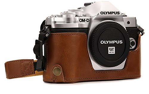 MegaGear Olympus OM-D E-M10 Mark III Ever Ready Custodia metà copertura in finta pelle per Fotocamera con Tracolla - Marrone chiaro - MG1352