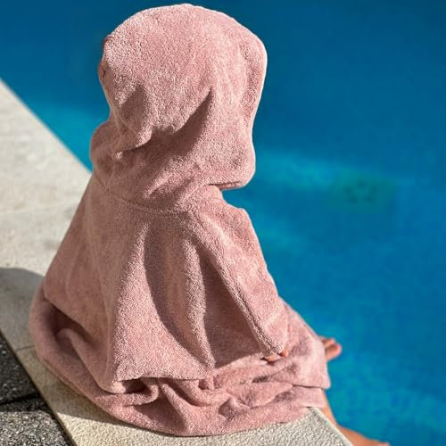 Liomio® Badeponcho Kinder personalisiert mit Namen - 63x63 cm [Made in EU] Poncho Handtuch aus 100% Baumwolle [Oeko-TEX®100] - Kapuzenhandtuch Baby Poncho Kinder mit Kapuze (Rosa)