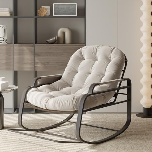 BLSYHDH Schaukelstuhl FüR Drinnen & DraußEn,Rattan Schaukelstuhl mit Seitentaschen Rattan Loungesessel Mit Klappbarer Pedal Schaukelsessel Garten GroßEr SchaukelstuhL Relaxsessel (Beige+Leinen)