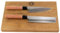Kai Shun Seki Magoroku Redwood - Set di 2 coltelli giapponesi affilati, con grande tagliere in rovere massiccio, 35 x 21 cm