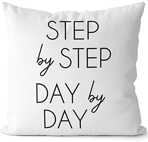 JUNIWORDS Kissen, Step by Step Day by Day, 40 x 40 cm, 2-farbig, Weiß-Hellbraun
