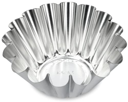 KADAX Gugelhupfform, Kuchenform aus verzinktem Blech, Hohe gewellte Backform, Rührkuchenform für Napfkuchen und Schokoladenkuchen, Kranzform (21 cm, Silber)