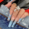 RUNRAYAY Bleu Long Faux Ongles avec Strass à Ongles, Presse Française sur Faux Ongles avec Papillon, Nu Cercueil Acrylique Couverture Complète Ongles Conseils pour Femmes et Filles 24Pcs