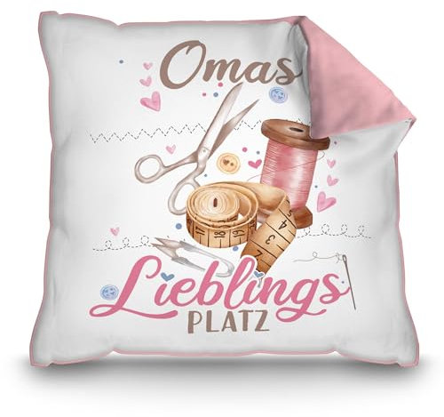 PR Print Royal Kissen für Näherinnen - Omas Lieblingsnähplatz - Persönliches Geschenk für Oma zum Geburtstag, Muttertagsgeschenk, Nähen Geschenke | inkl. Füllung, 40 x 40 cm, Rückseite Rosa