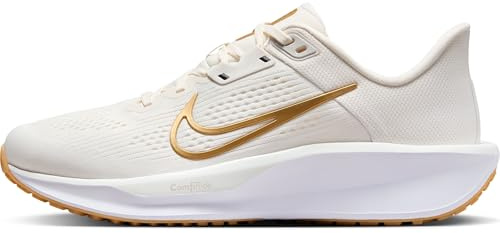 Nike Straßenlaufschuh Nike Quest 6 Straßenlaufschuh Für Damen, Phantom/Metallic Gold-Sail-Pale Ivory, FD6034-003, 38.5 EU (W 7.5 US)