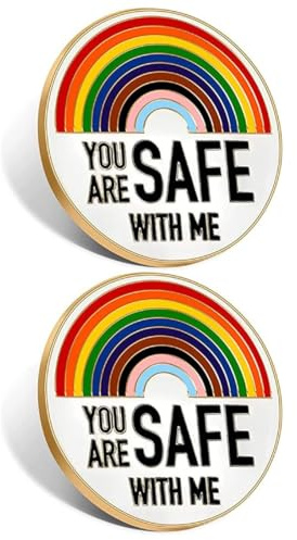AEUXZA 2er Set Pride Anstecker – Rundlicher Regenbogen Emaille Pin mit „You are safe with me“ Spruch – LGBTQ Ally Abzeichen für Kleidung, Taschen & Rucksäcke (B)