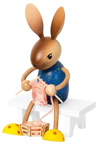 Drechslerei Kuhnert - Osterdekoration/Osterhase - Kuhnert Hase Strickzeug, aus Holz, Größe: sitzend ca. 17 cm, EIN Original aus dem Erzgebirge, Made in Germany