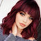 Colorfulpanda Perücke Rote Damen Kurze Bob mit Pony Locken Gewellte Natürliche Haar Hitzebeständige Faser Perücken für Frauen Cosplay Perücke Kostüm Party 14 Zoll