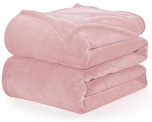WAVVE Kuscheldecke Flauschige Decke Rosa 130x150 cm - Kleine Fleecedecke Weich und Warm Als Sofadecke, Wohndecke oder Tagesdecke, Decken für Couch