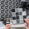 Lukery 20/30/40 Pezzi Piastrelle Adesive Cucina, Pavimento PVC Adesivo Staccare e Attaccare, Mosaico Piastrelle Adesive Bagno, Piastrelle Adesive, 10x10cm (30 Pezzi,Mosaico Grigio)