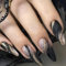 Kinretixia 24 pièces ongles à presser en forme d'amande, ongles synthétiques brillants, entièrement couvrants, pointus, noirs en amande en acrylique avec des lignes dorées, ongles