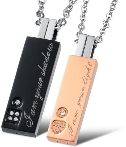 KIM JOHANSON® Edelstahl Pärchen Halsketten *Light & Shadow* in Silber | Schmuck für Sie & Ihn | Paar Ketten | Geschenk für Paare | Wasserfest | Mit Gravur | BFF | Verstellbar inkl. Schmuckbeutel