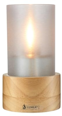 Lumea Tischlicht Tube weiß inkl. Holz-Unterteil rund, Flüssigwachskerze & Stabfeuerzeug | Weißes Windlicht aus Acryl mit Holzunterteil | 40 Std. Brenndauer | Indoor & Outdoor | Höhe: 14cm