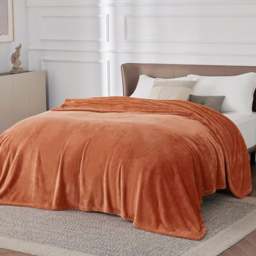 Bedsure Fleece Blanket King Size - Flannel Fleece Throw, Orange, 270x230 cm | Soft Cosy and Fluffy, Lightweight Warmth for All Seasons, Home Decor, Travel, Camping, Gifts for Women and Men