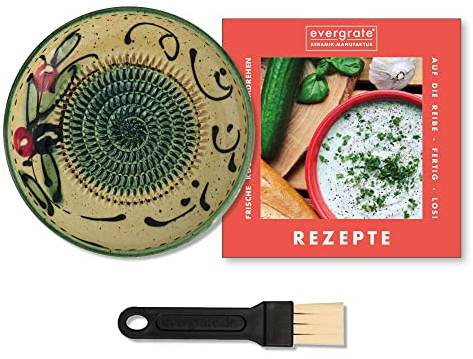 evergrate Keramikreibe im Motiv Duna mit Küchenpinsel und Rezeptheft