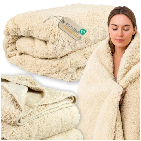 ZOLTA Kuscheldecke 200x220 cm Beige Plüsch Wohndecke Tagesdecke Sofaüberwurf warm weich dick geprägtes Muster Oeko-TEX pflegeleicht Wohnzimmer Schlafzimmer Skandinavisch Polyester Grammatur 420 g/m²